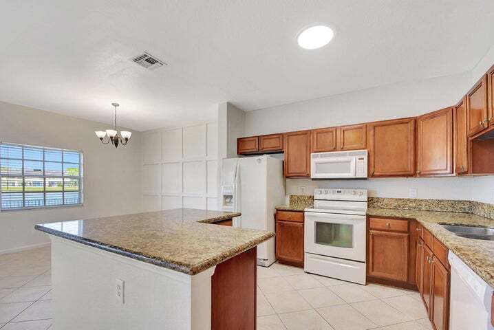 4102 Emerald Vis in Lake Worth, FL - Building Photo