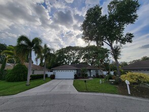 2725 Feiffer Cir in Sarasota, FL - Building Photo - Building Photo