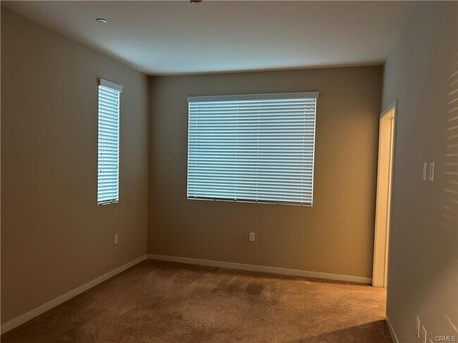 202 Tribeca in Irvine, CA - Building Photo - Building Photo