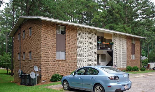 Pine View Apartments in Raleigh, NC - Building Photo - Building Photo