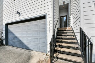 2911 Chartres St in Houston, TX - Building Photo - Building Photo