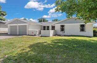 12100 Woodland Ave NE in Albuquerque, NM - Building Photo