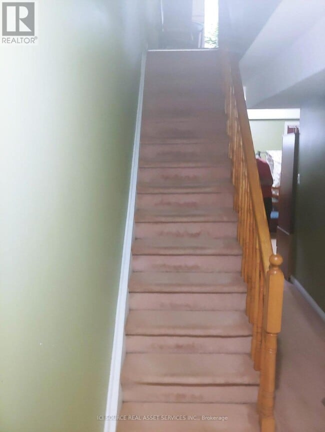 property at 1525 S Parade Ct
