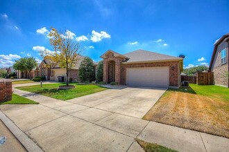 5217 Molasses Dr in Fort Worth, TX - Building Photo - Building Photo