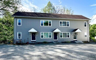 41 Mountain Ave in Highland Falls, NY - Building Photo