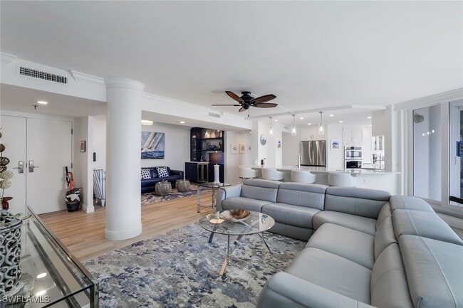 property at 4041 Gulf Shore Blvd N