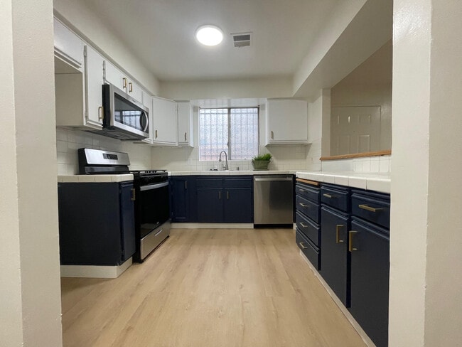 16126 S Ainsworth St, Unit Unit C in Gardena, CA - Building Photo - Building Photo