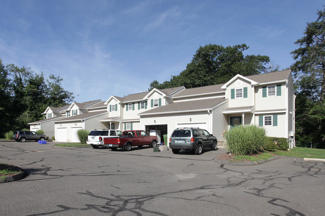 Rivers Edge Apartments in Plantsville, CT - Building Photo - Building Photo