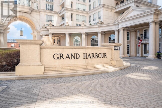 property at 2287 Lake Shore Blvd W