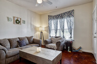 The Commons Apartments at Hickory Creek in Giddings, TX - Foto de edificio - Interior Photo