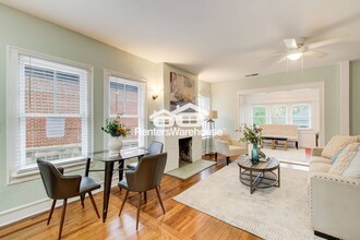 875 White St SW in Atlanta, GA - Foto de edificio - Building Photo