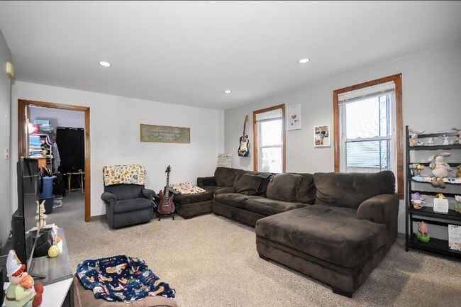 105 Chestnut St in Nashua, NH - Foto de edificio - Building Photo