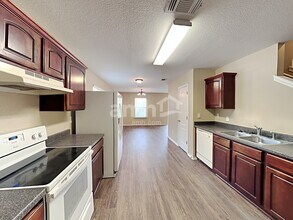 9211 Mission Run in San Antonio, TX - Building Photo - Building Photo