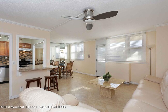 675 Ocean Ave-Unit -3F in Long Branch, NJ - Building Photo - Building Photo
