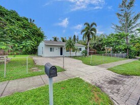 601 NE 59th Ct in Fort Lauderdale, FL - Building Photo