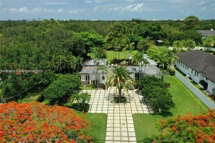 6645 SW 73rd Ct in Miami, FL - Building Photo