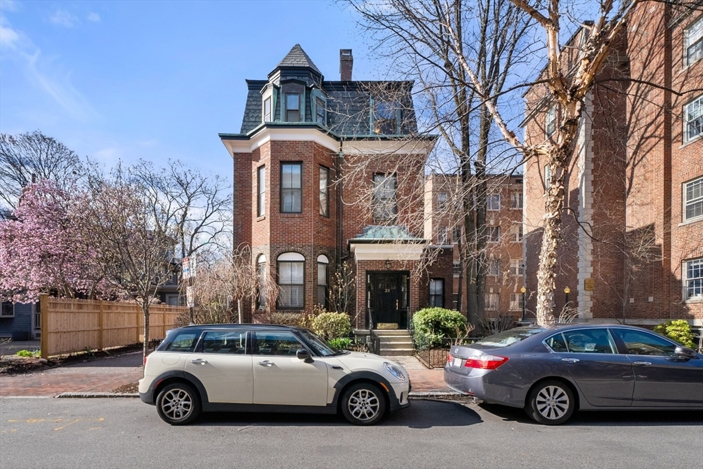 23 Chauncy St in Cambridge, MA - Building Photo