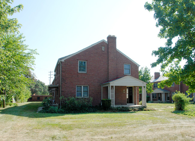 Chambers Court in Columbus, OH - Foto de edificio - Building Photo