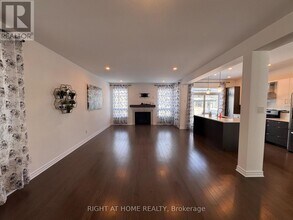 231 Osterley Wy in Ottawa, ON - Building Photo - Building Photo