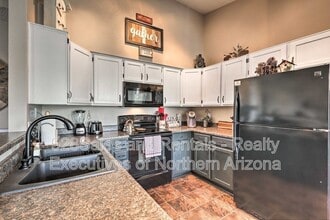 2801 N Walnut Hills Dr in Flagstaff, AZ - Building Photo - Building Photo