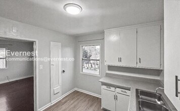 6618 Laird Ave in Oakland, CA - Building Photo - Building Photo