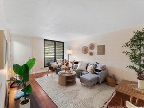 1541 Dominis St, Unit 506 in Honolulu, HI - Foto de edificio - Building Photo