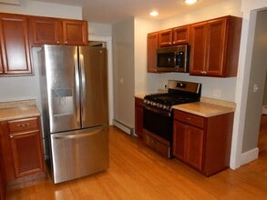 12 Melcher Ct in Westbrook, ME - Foto de edificio - Building Photo