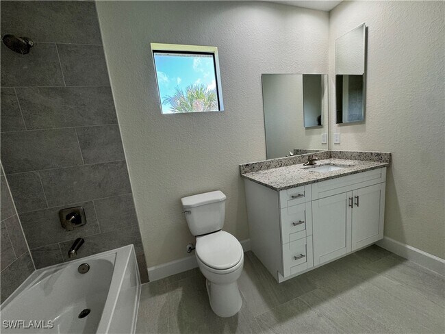 3005 53rd St W in Lehigh Acres, FL - Building Photo - Building Photo