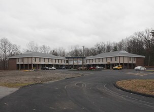 Crescent Commons in Clifton Park, NY - Building Photo - Building Photo