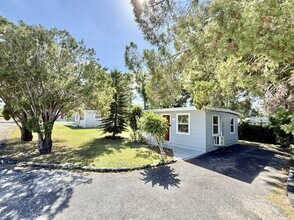 4091 58th Ave N in St. Petersburg, FL - Foto de edificio - Building Photo