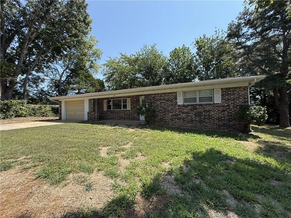 209 Russell Dr in Harrison, AR - Building Photo