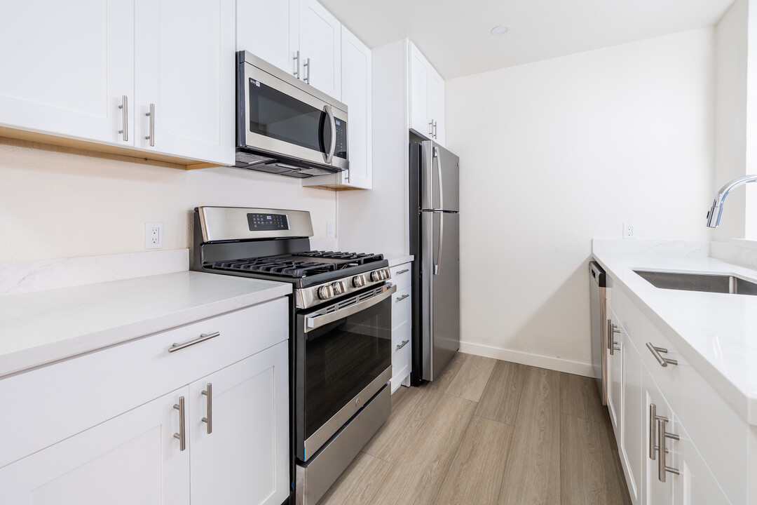 3761 Harrison Street Apartments in Oakland, CA - Building Photo