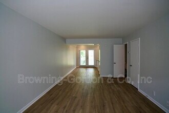 5025 Hillsboro Dr in Nashville, TN - Building Photo - Building Photo