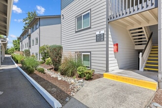 Scandia Knolls in Poulsbo, WA - Building Photo - Building Photo