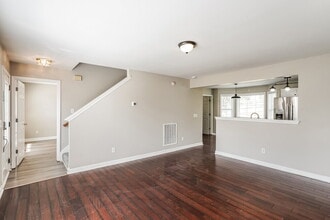 2800 Overton Dr in Thompson's Station, TN - Foto de edificio - Building Photo