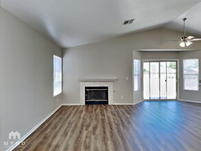 8020 Tulum Ct in Las Vegas, NV - Building Photo - Building Photo