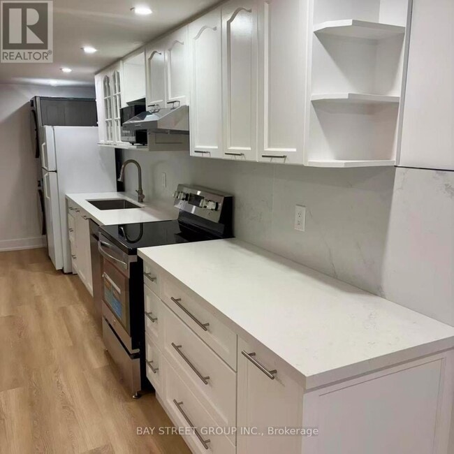 property at 2513 Benedet Dr