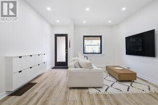 208 Cedarvale Ave in Toronto, ON - Building Photo