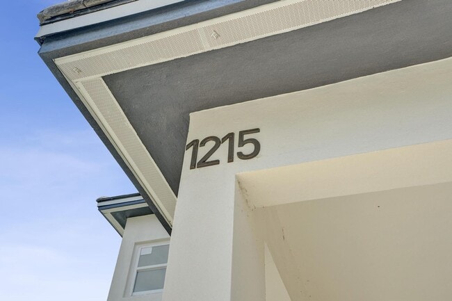 property at 1215 W Las Olas Blvd