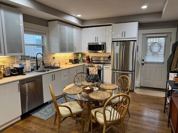 19 MacArthur St, Unit 19 MacArthur St. #2 in Somerville, MA - Building Photo