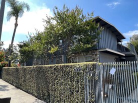 4004 Palmwood Drive in Los Angeles, CA - Building Photo