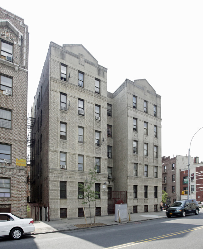 2302 Valentine Ave in Bronx, NY - Building Photo - Building Photo