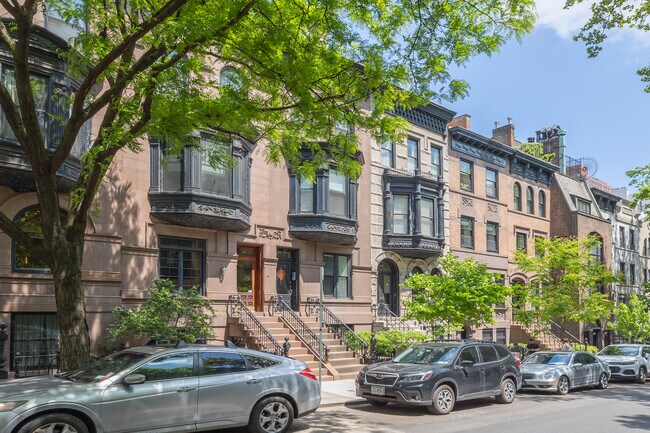 125 E 95th St in New York, NY - Foto de edificio - Building Photo