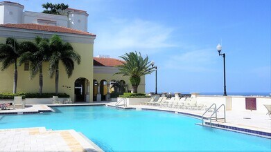 801 S Olive Ave in West Palm Beach, FL - Foto de edificio - Building Photo