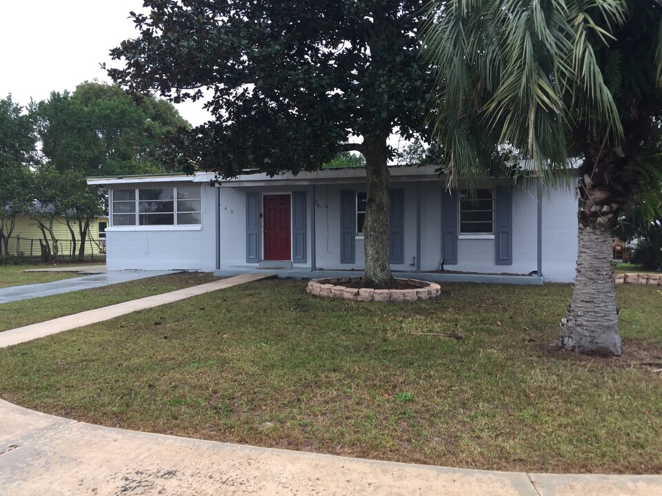 943 Halstead St in Deltona, FL - Building Photo