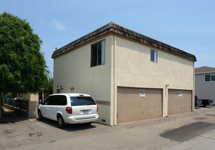 4892 Kona Dr in Huntington Beach, CA - Building Photo - Building Photo