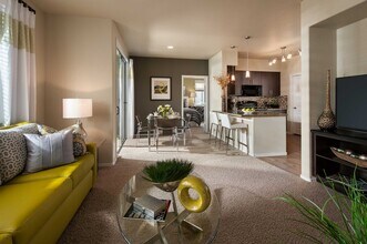 Highland Groves at Morrison Ranch Apartments in Gilbert, AZ - Foto de edificio - Building Photo
