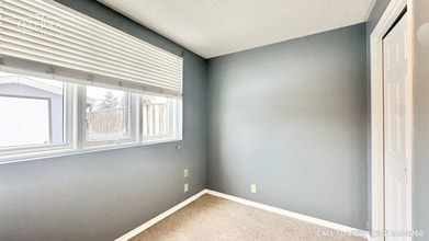 233 Benesfort Cres in Kitchener, ON - Building Photo - Building Photo