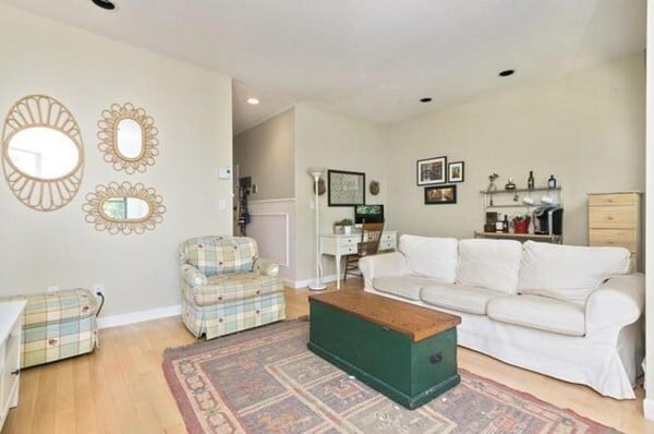 19 Follen St, Unit 4