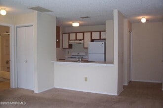 107 Des Moines Ct in Tinton Falls, NJ - Building Photo - Building Photo